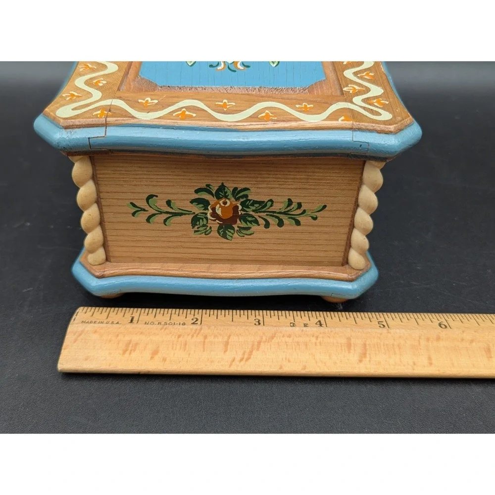 VTG Tole Paint Folk Art Wooden Music Jewelry Box Red Felt Lined 8.5 x 5 x 3.5